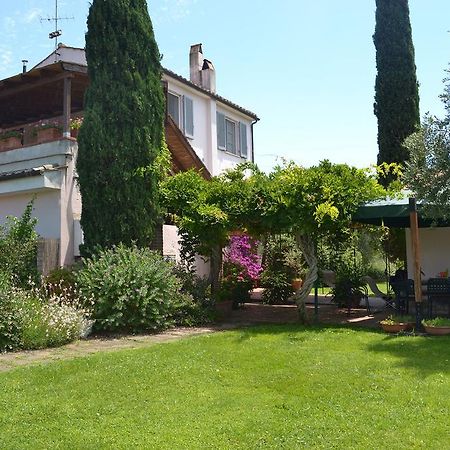 Gasthaus Casale Ai Poggi Orbetello Exterior foto