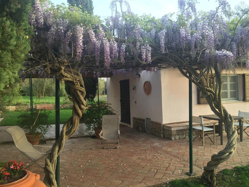 Gasthaus Casale Ai Poggi Orbetello Exterior foto