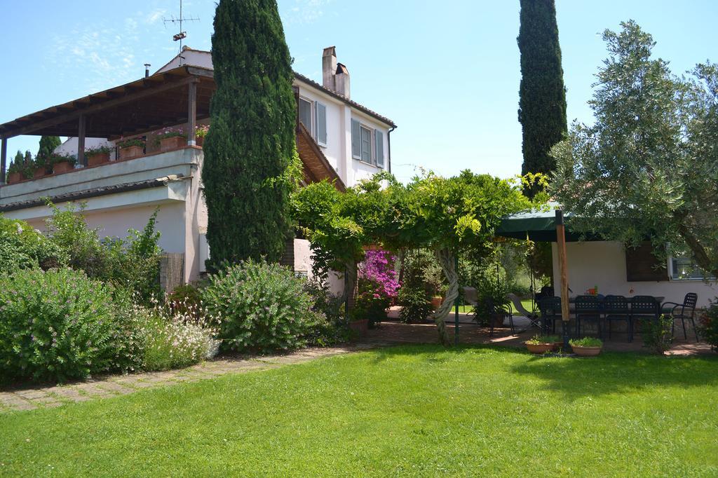 Gasthaus Casale Ai Poggi Orbetello Exterior foto